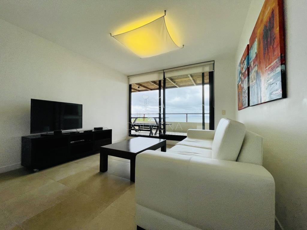 Venta de apartamento de dos dormitorios con en de