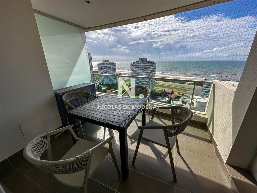 Vende apartamento de 3 dormitorios, con hermosa