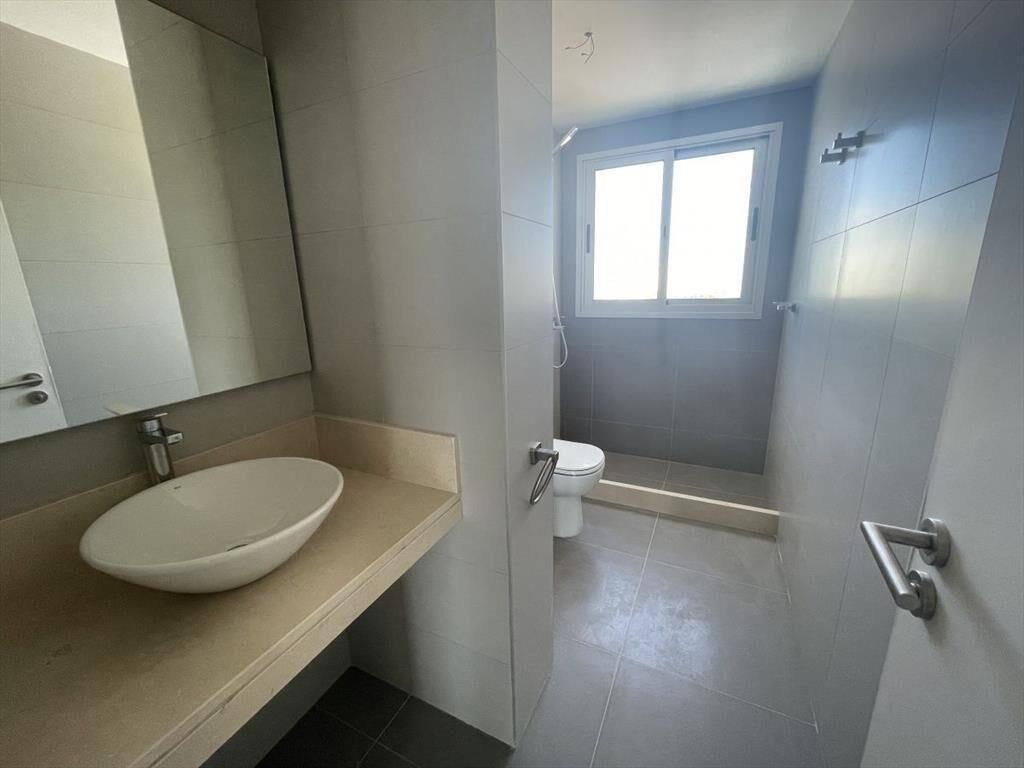 VENTA APARTAMENTO DE 3 DORMITORIOS EN PUNTA DEL ESTE CON PA