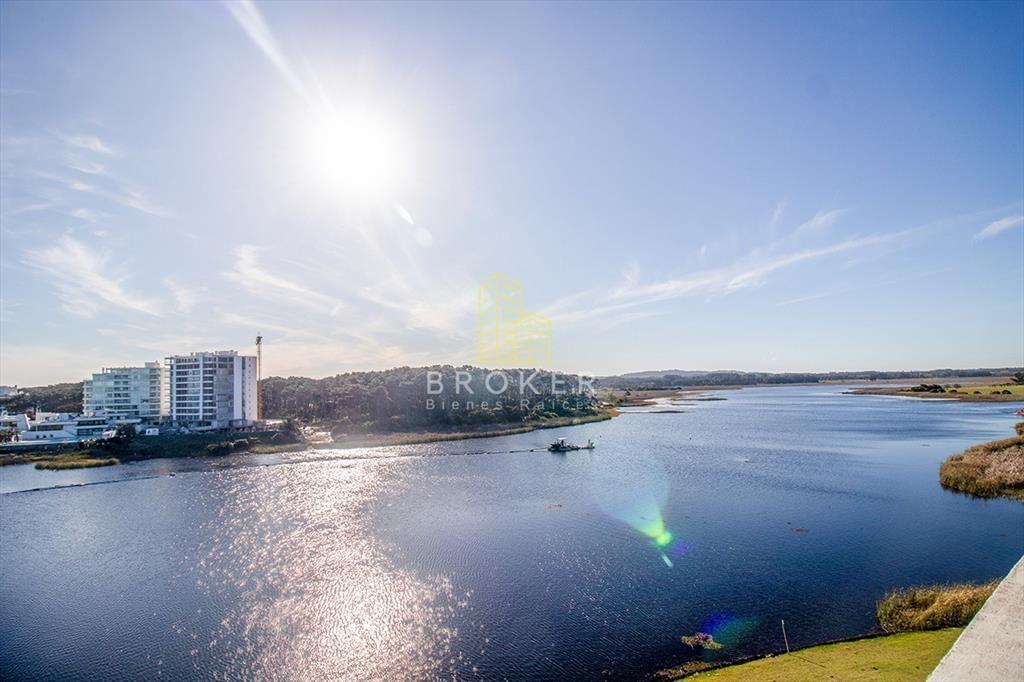 Venta Apartamento Penthouse 3 Dormitorios Primera