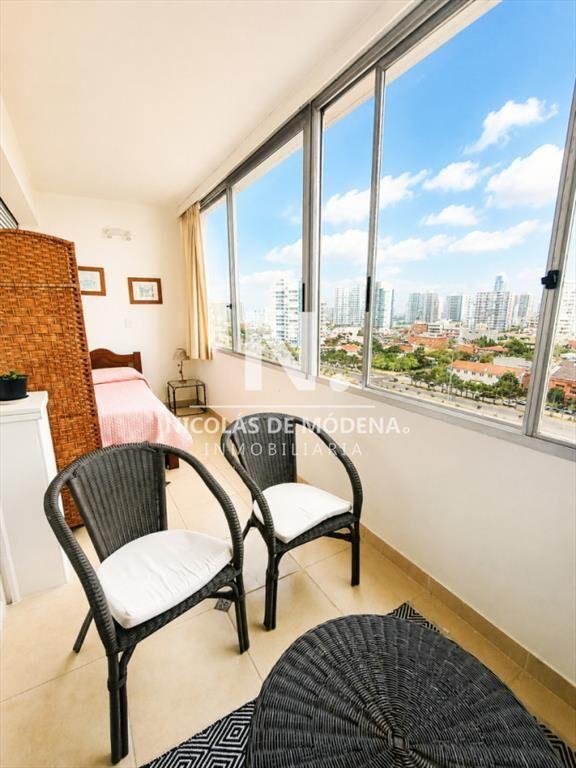 Apartamento de 1 dormitorio frente al mar , todo