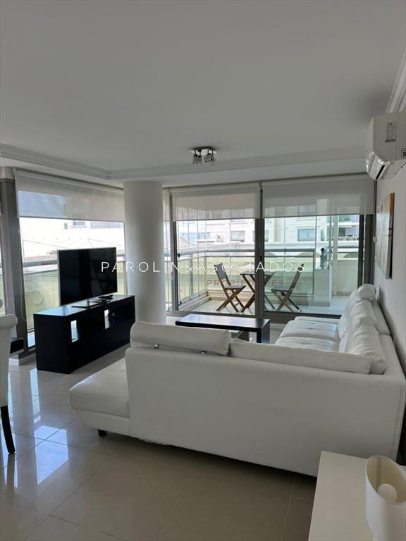 Apartamento dos dormitorios Punta del Este torre
