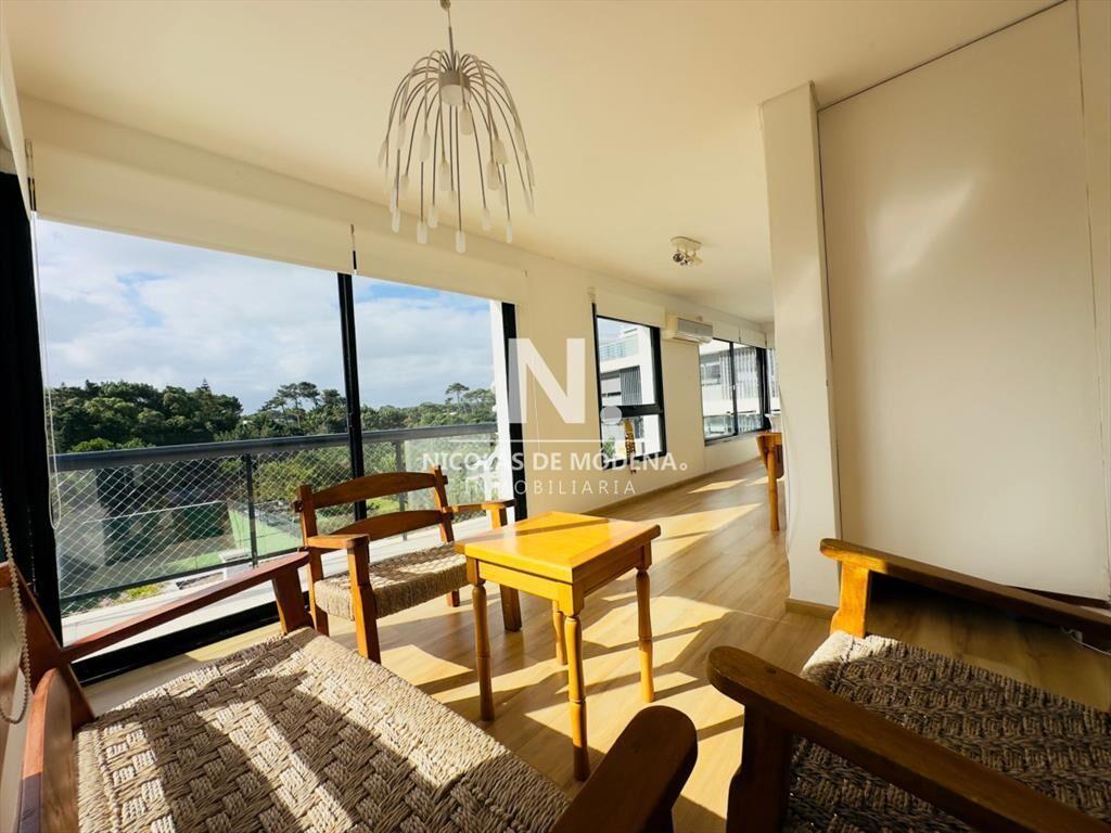 Apartamento en venta frente a playa brava, Pent