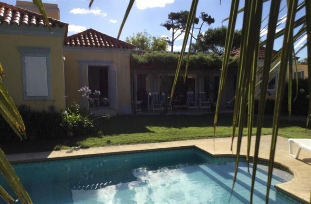 CASA EN VENTA DE 3 DORMITORIOS EN LA BARRA