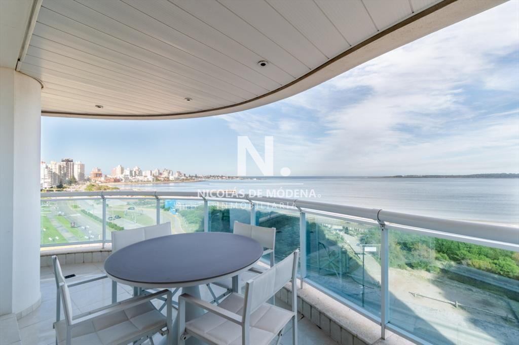 Apartamento en venta de 3 dormitorios en Punta