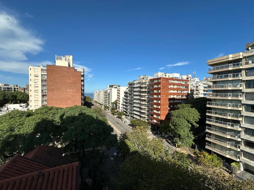 Alquiler apartamento de 4 dormitorios y garaje en Pocitos