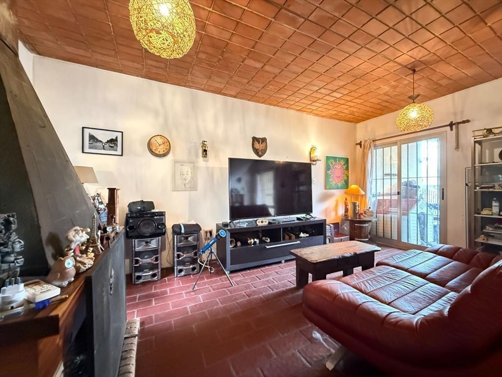 VENTA CASA MALVIN 4 DORM, BALCÓN, PATIO Y BARBACOA