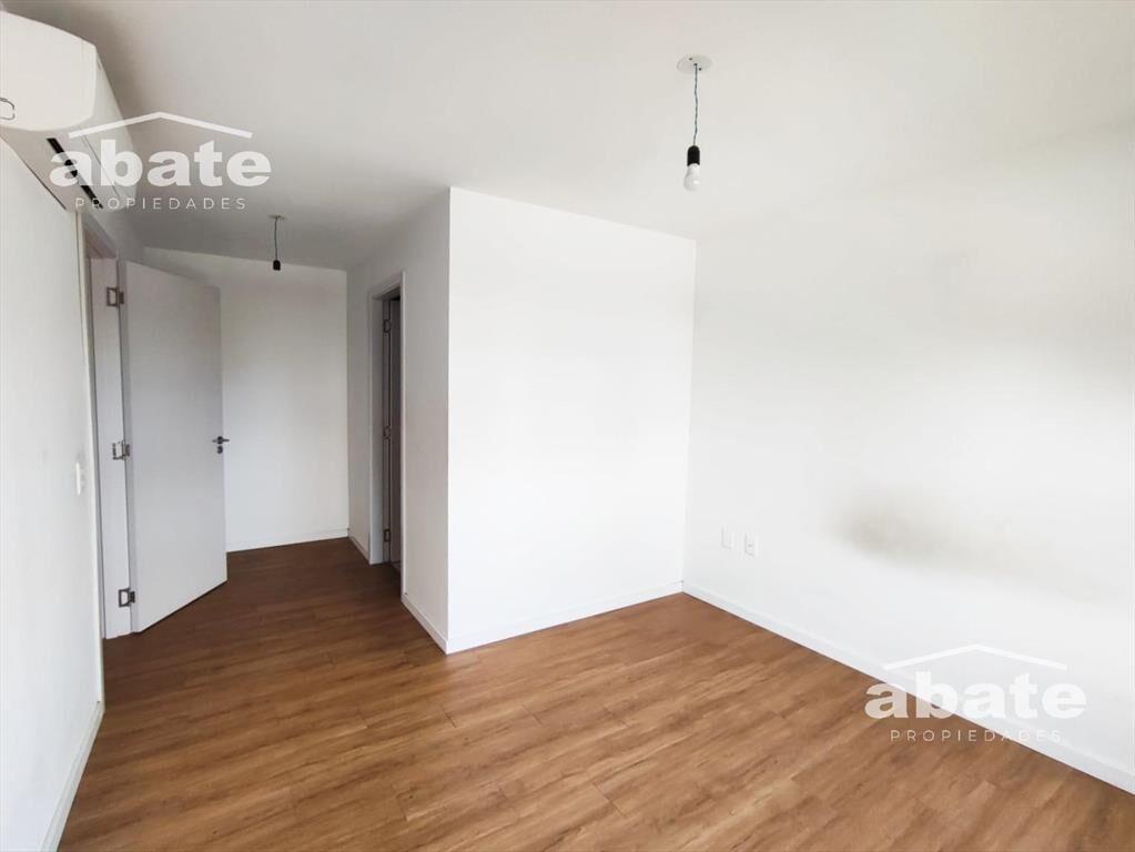 Venta Apartamento 3 dormitorios. Piso 5. Luminoso. Con rent