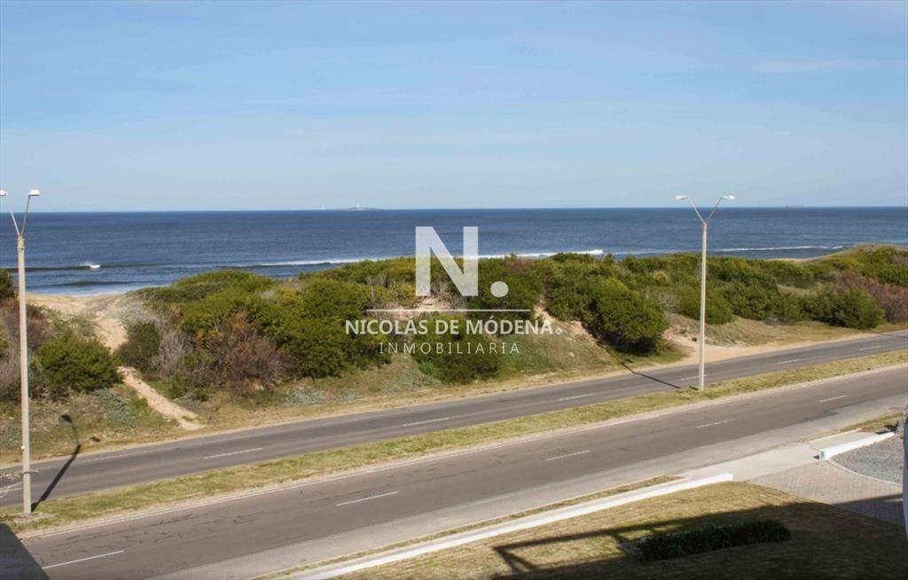 DEPARTAMENTO, 3 DORMITORIOS Y SERVICIO, PUNTA DEL