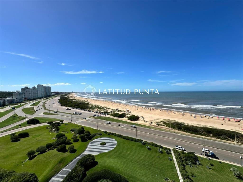 Apartamento en Torre Delfín, 3 dormitorios más