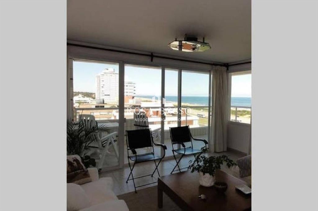 Apartamento en Brava, 3 dormitorios + 3 baños,