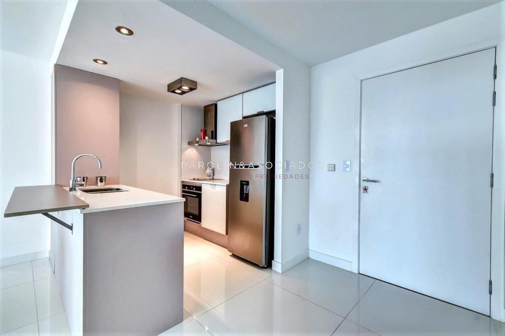 Venta de apartamento de dos dormitorios con dos