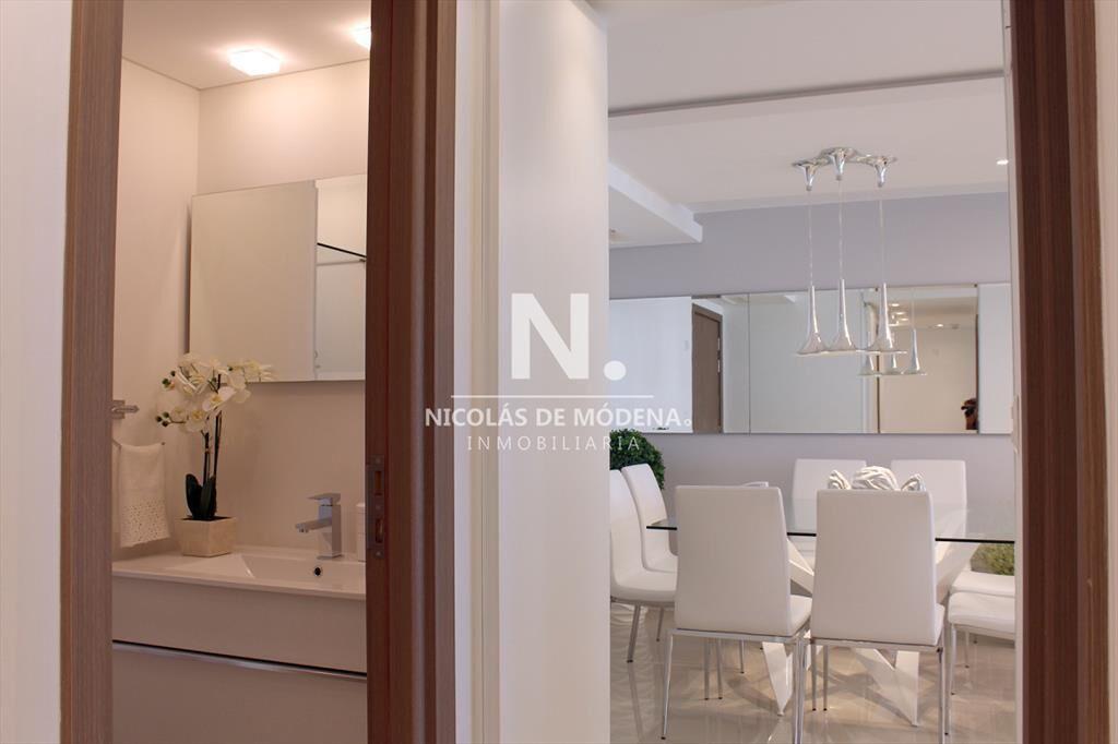 Vende apartamento de 3 dormitorios con parrillero
