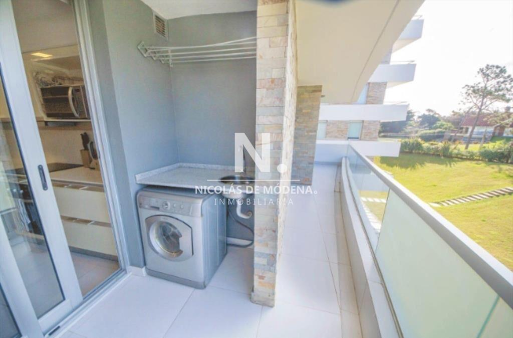 Vende apartamento en Mansa, Punta del Este de 3