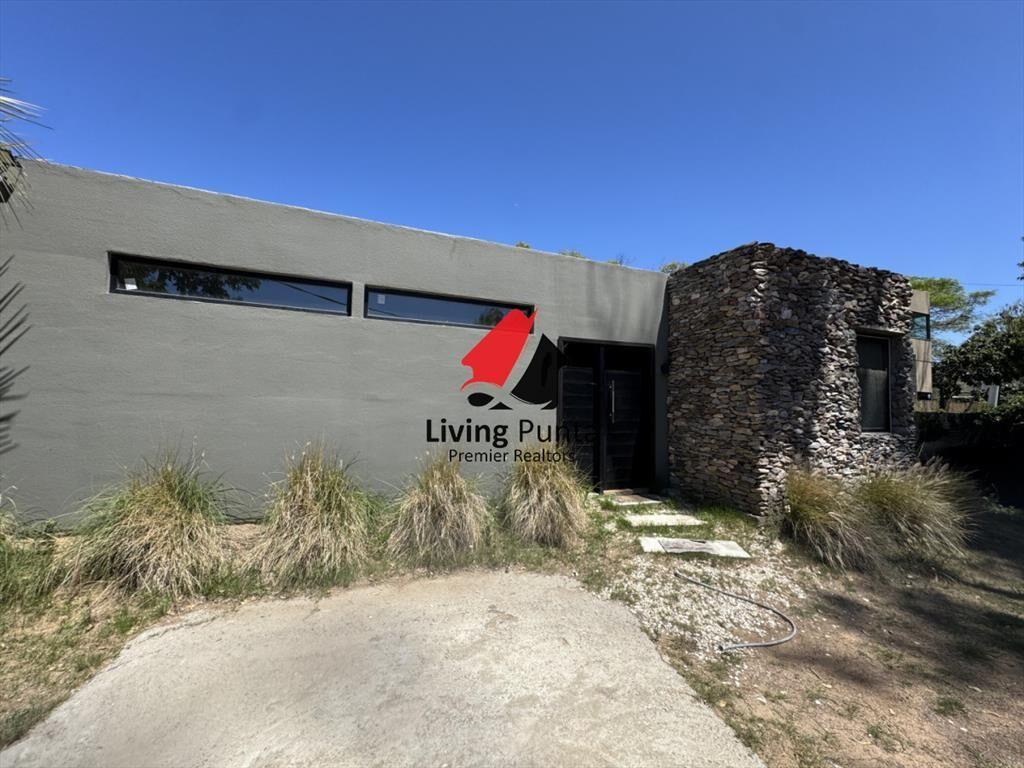 Casa en venta a media cuadra del mar