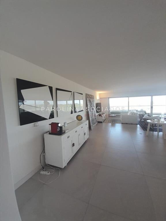 Apartamento en venta en Brava primera linea al