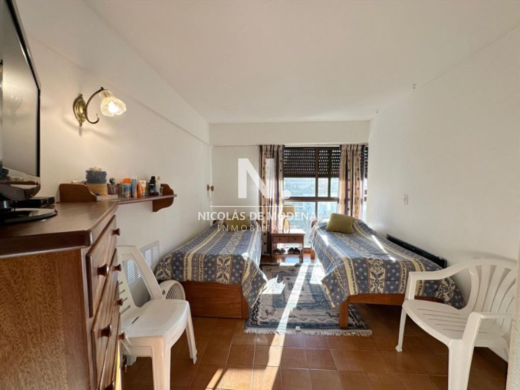 Vende Apartamento frente al mar en Brava, Punta 2