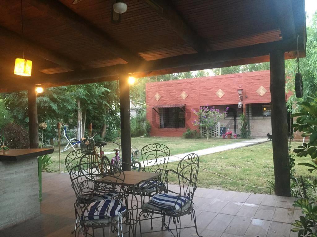 Venta Casa Guazuvirá viejo:2 dormitorios. Barbacoa.5 cuad...
