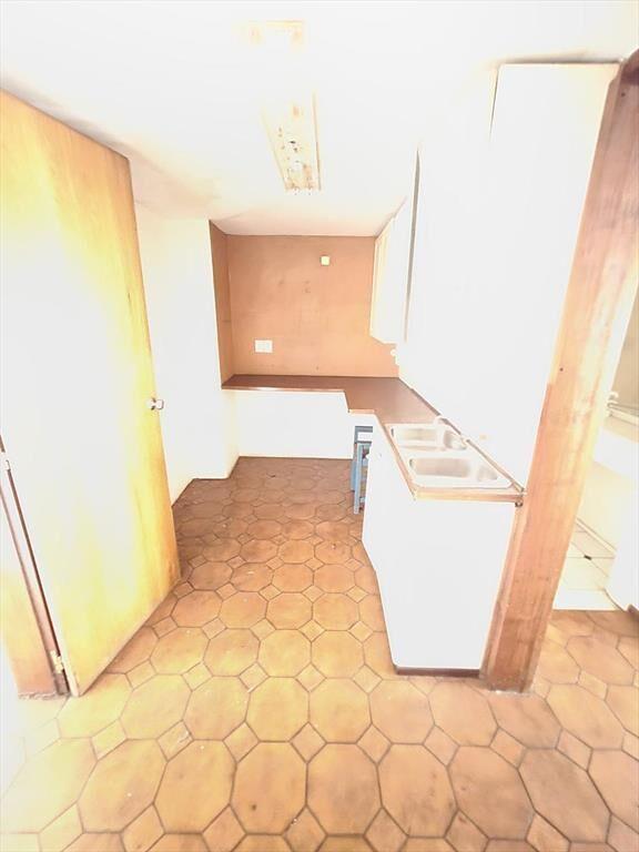 Casa proximo Puerto del Buceo y WTC, 390 m2 , terreno de 12