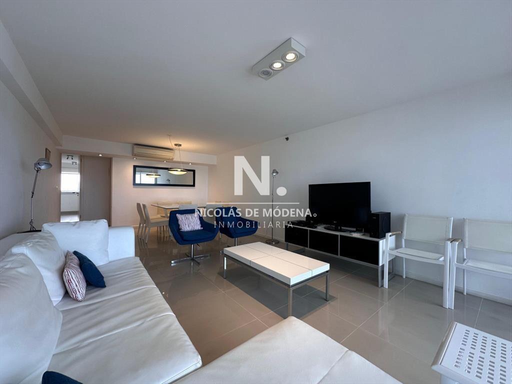 Vende apartamento en Brava, Punta del Este de 3