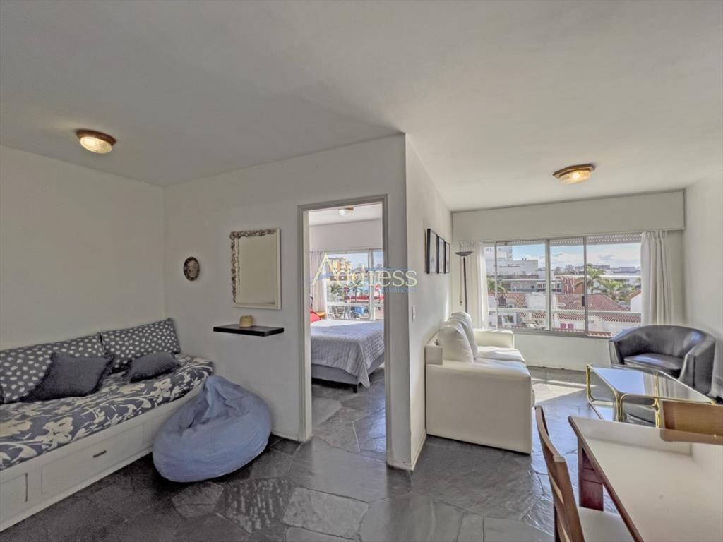 Peninsula 1 dormitorio y 1/2