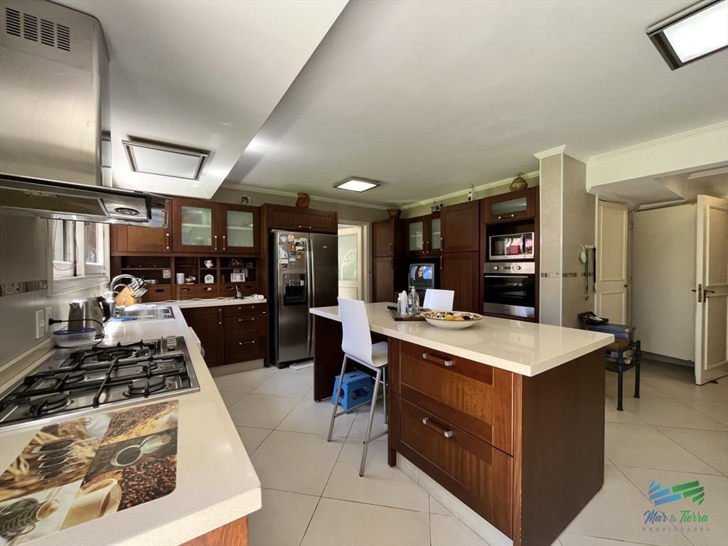 Excelente Residencia en venta, Lugano - Punta del