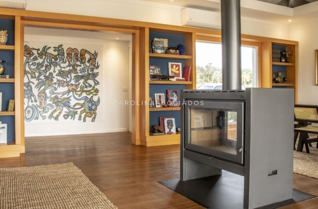 Venta de Casa de 4 Dormitorios en Pueblo Mio,