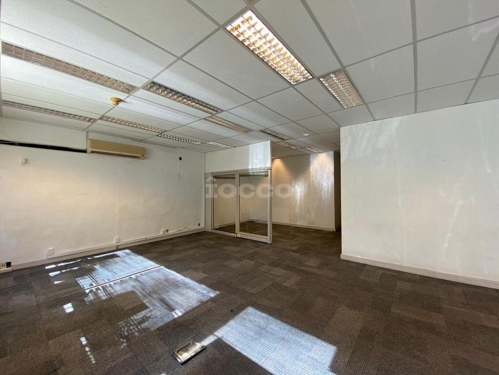 LOCAL Y OFICINAS  CON MEJORAS - EN CIUDAD VIEJA DESARROLLAD