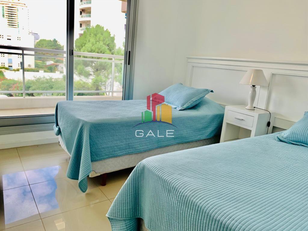 apartamento en zona de Aidy Grill, con parrillero propio