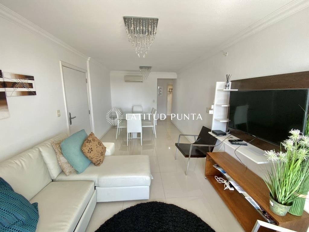 Piso alto en Mansa, 2 suites con parrillero