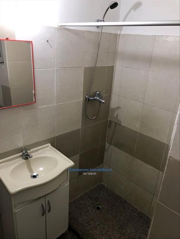 Apartamento en venta en planta baja. Está alquilado.