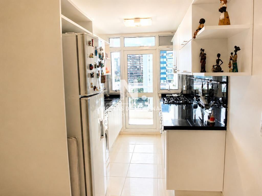 Departamento en venta en Seasons Tower, a metros