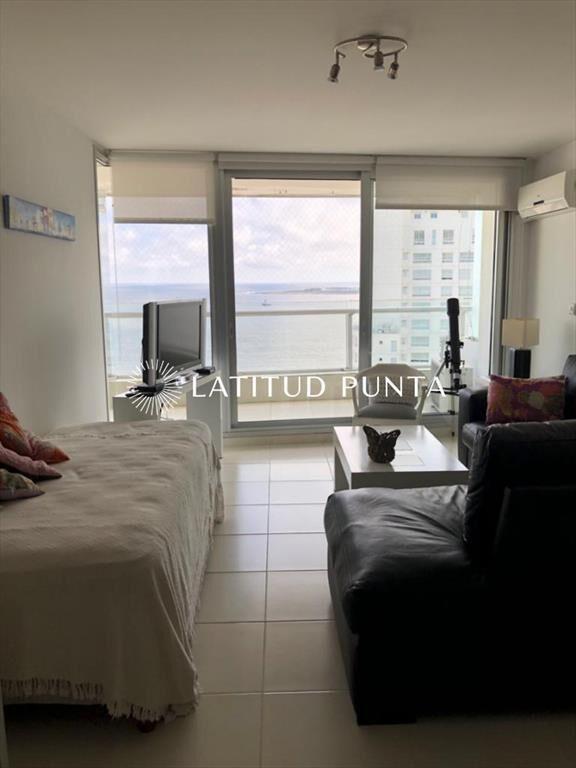 Apartamento de 2 dormitorios en mansa.