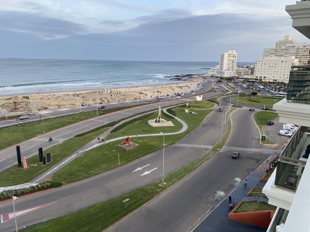 VENTA DE APARTAMENTO DE 3 DORMITORIOS EN EDIFICIO
