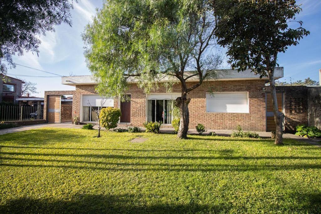 Venta Casa 4 dormitorios y apartamento independiente en Sol
