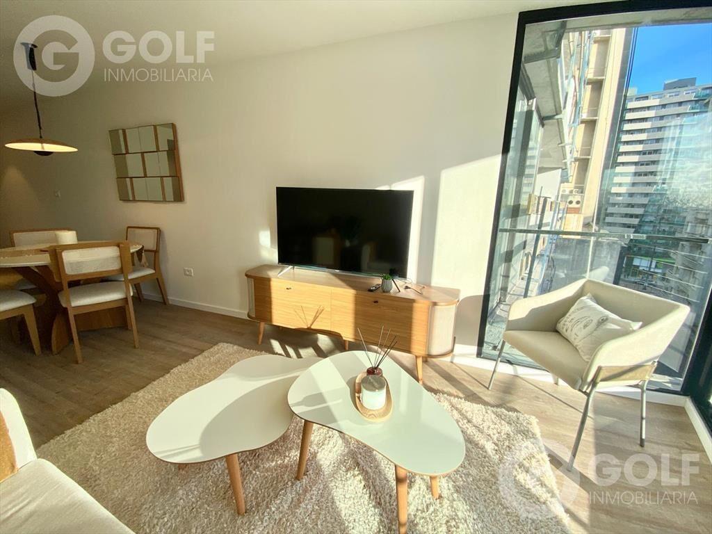 Venta de apartamento de dos dormitorios con terraza- Centro