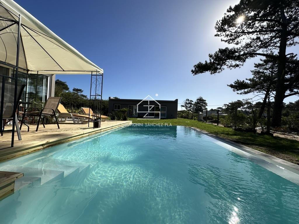 Venta casa en zona Chihuahua, Punta Ballena