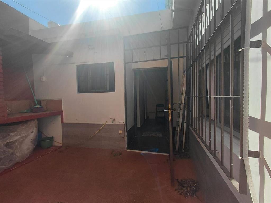 VENTA APARTAMENTO DOS DORMITORIOS EN CERRITO CON PATIO Y PA