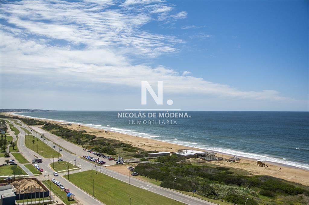 Apartamento de 4 dormitorios en venta en Torre al