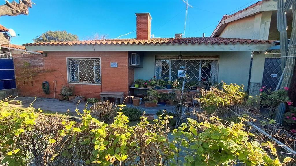 VENTA NUDA PROPIEDAD CASA 2 DORMITORIOS SOLYMAR