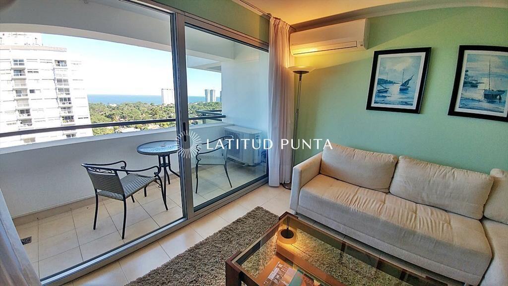 Piso alto en Roosevelt