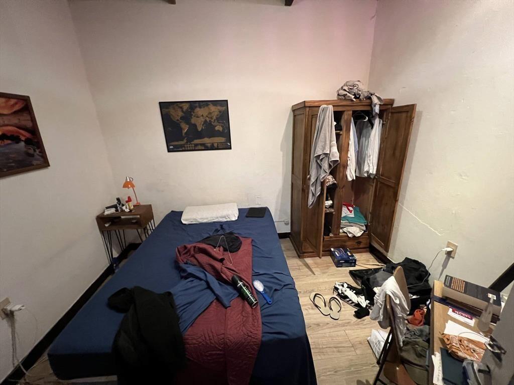 Venta Casa Cuatro Dormitorios en Pocitos con Azotea amplia