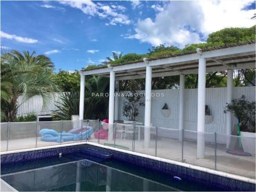 Casa en venta de 4 dormitorios frente al mar en