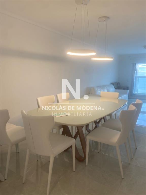 Apartamento de 3 dormitorios a pasos de mar. a