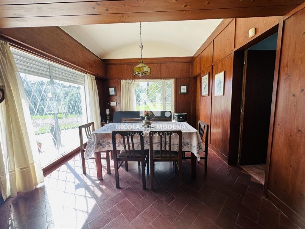 Casa de gran tamaño ubicada en agradable entorno