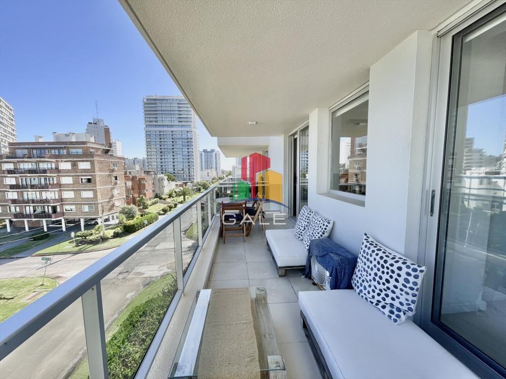 VENTA DE APARTAMENTO DE 2 DORMITORIOS EN BRAVA A PASOS DEL