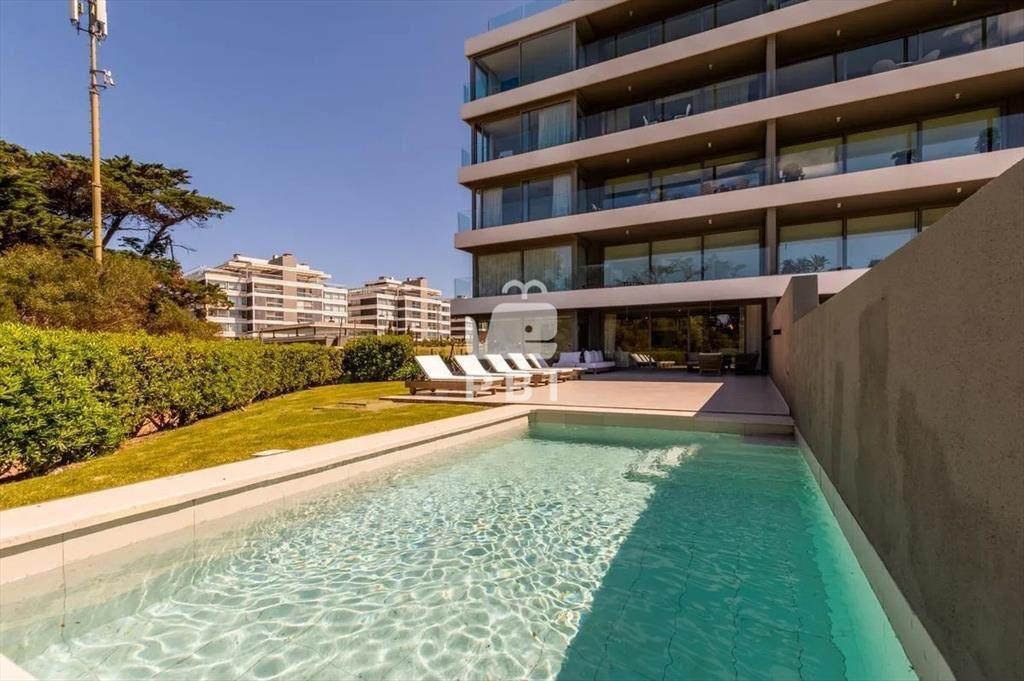 Venta apartamento 3 dormitorios con piscina Playa