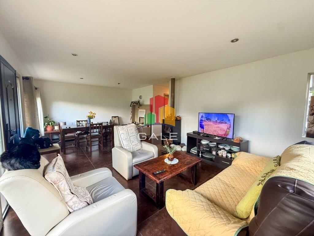 VENTA CASA 3 DORMITORIOS + LOFT 2 SUITES JARDINES