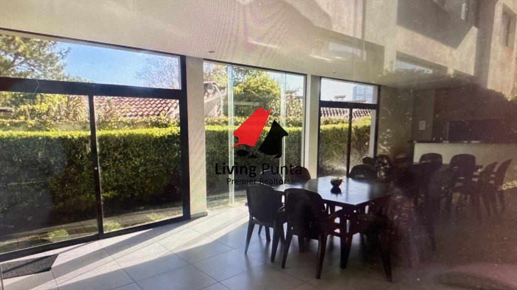 Apartamento en Alquiler por temporada a una y del