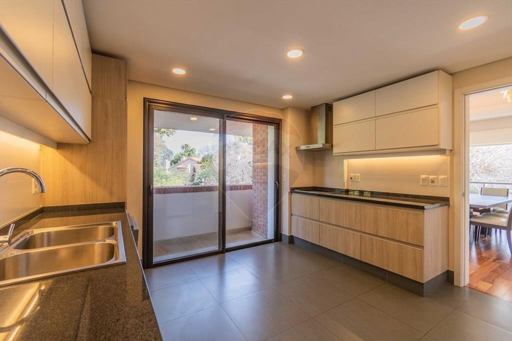 Venta apto en Carrasco 3 Suites, jardín y piscina